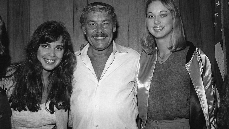 Illustration for article titled Jerry Buss, Surrounded By Boobs: A Tribute To The Greatest NBA Owner Ever